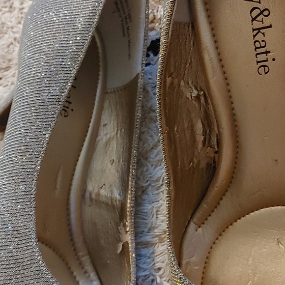 Kelly & Kate 3" Silver and Gold Heels - Picture 9 of 9